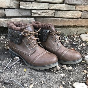 Lace-Up Ankle Boots Women’s Size 8.5